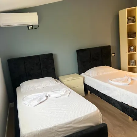 Apartment Four L's Arape-Rashbulli